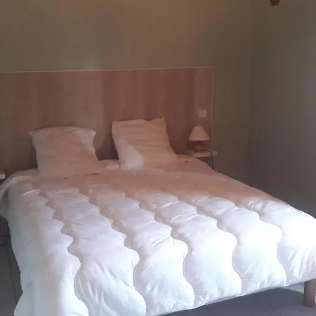 Holiday home Le Marronnier Saint-Mamet-la-Salvetat